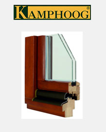 Kamphoog-Logo und Eckschnitt eines Holzfensters